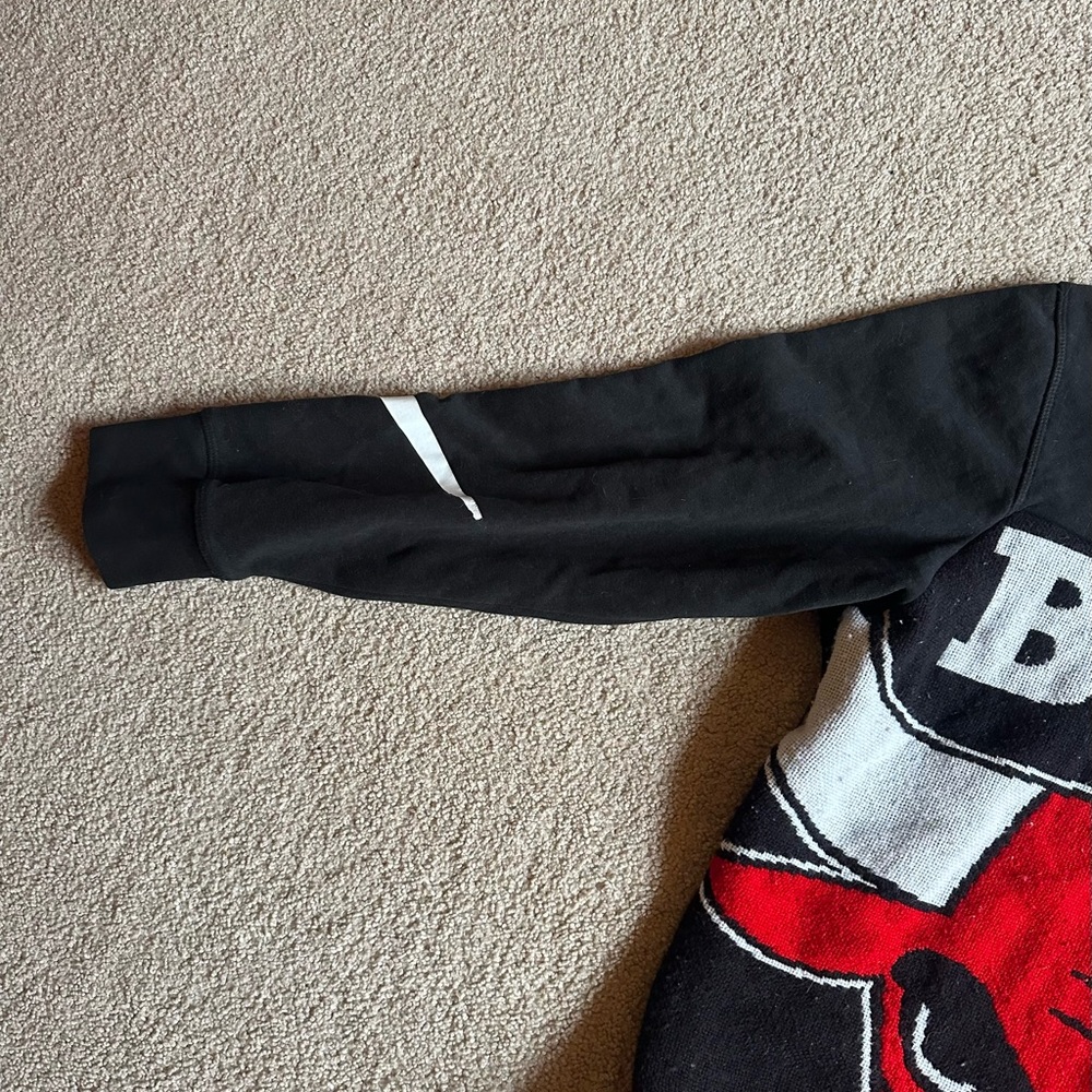 Chicago bulls vintage reworked upcycled Black and Red Bulls Graphic Hoodie! - Picture 4 of 8